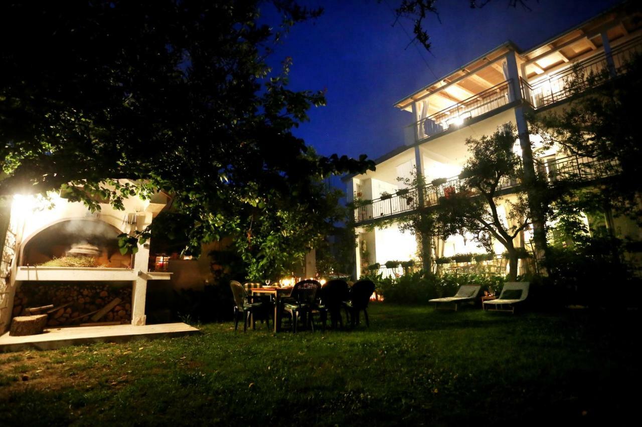 Apartments Rose Каштела Екстер'єр фото