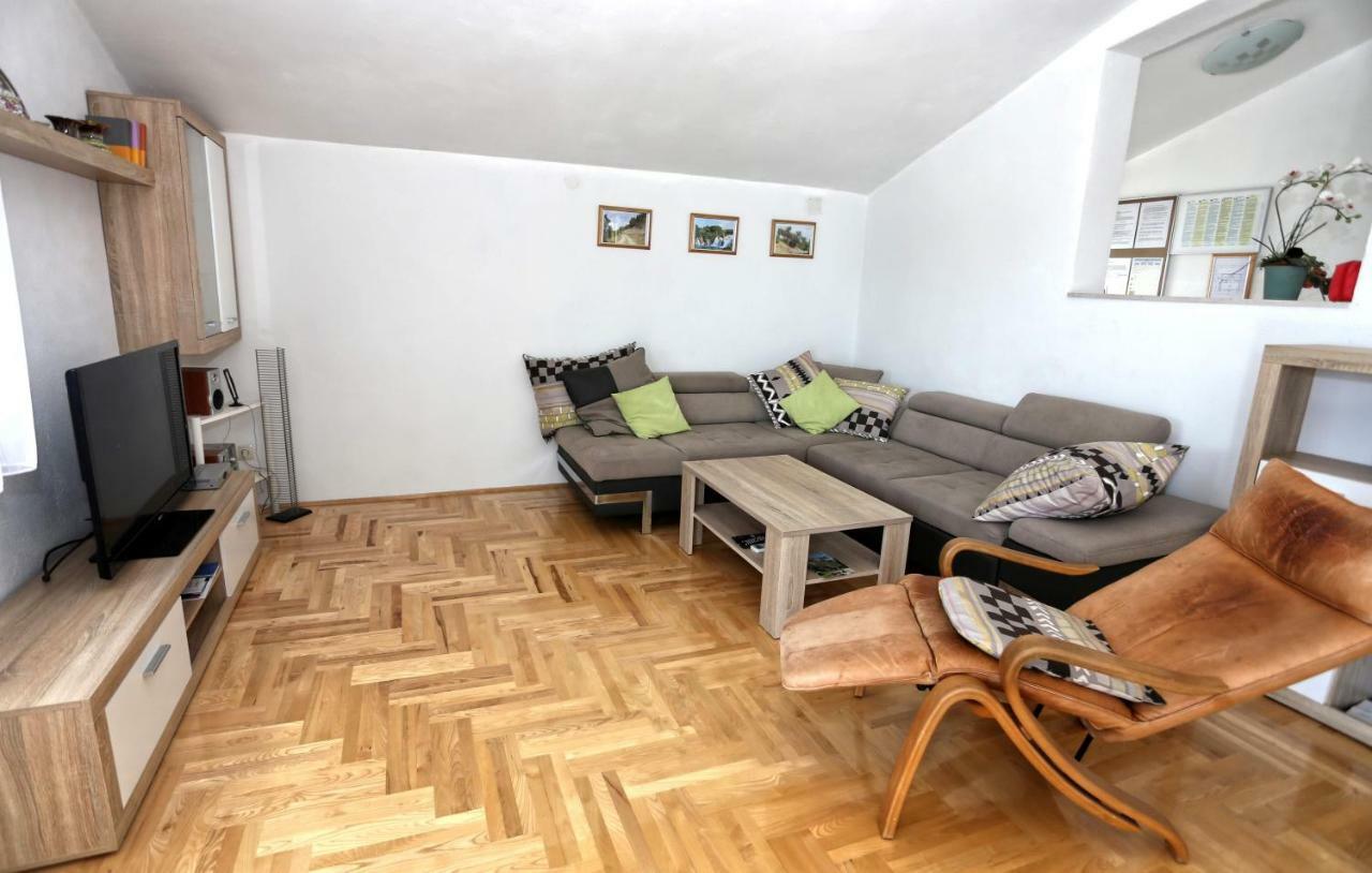 Apartments Rose Каштела Екстер'єр фото