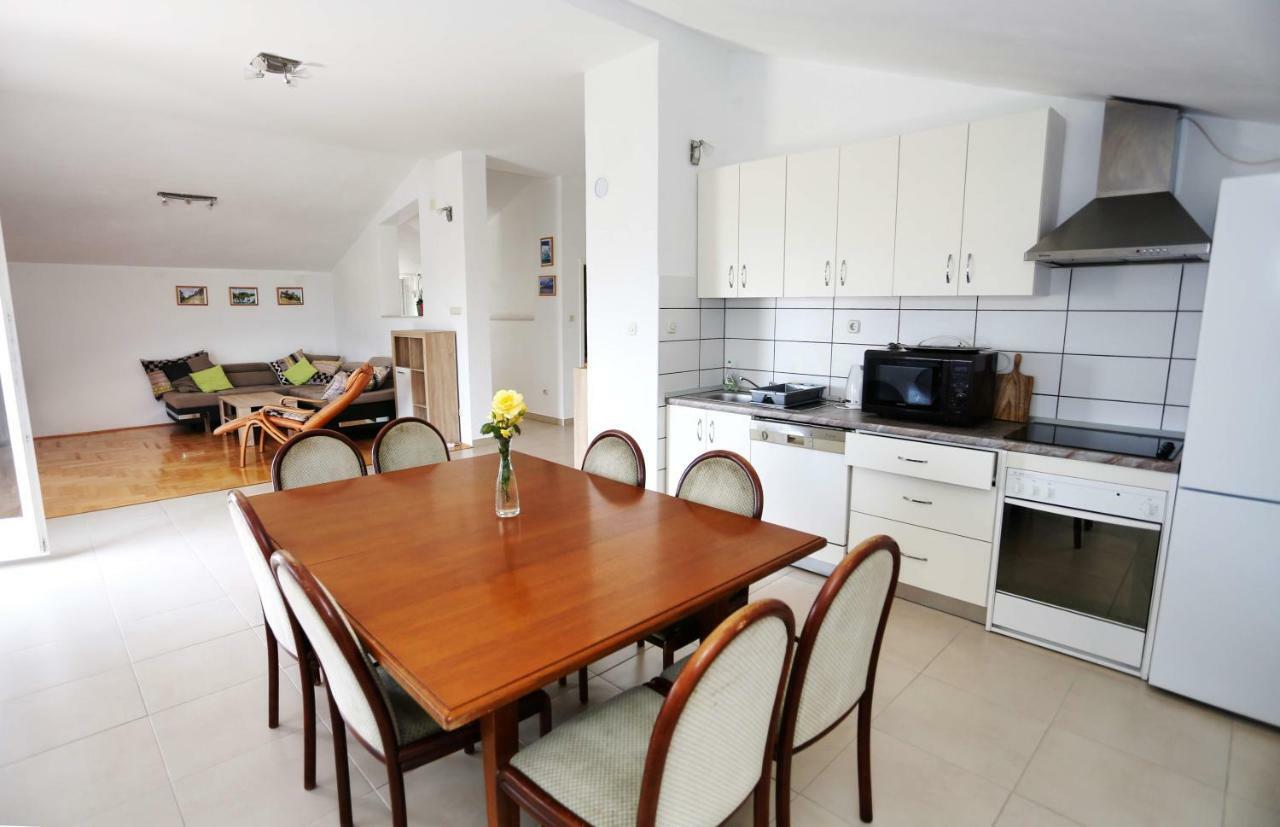 Apartments Rose Каштела Екстер'єр фото